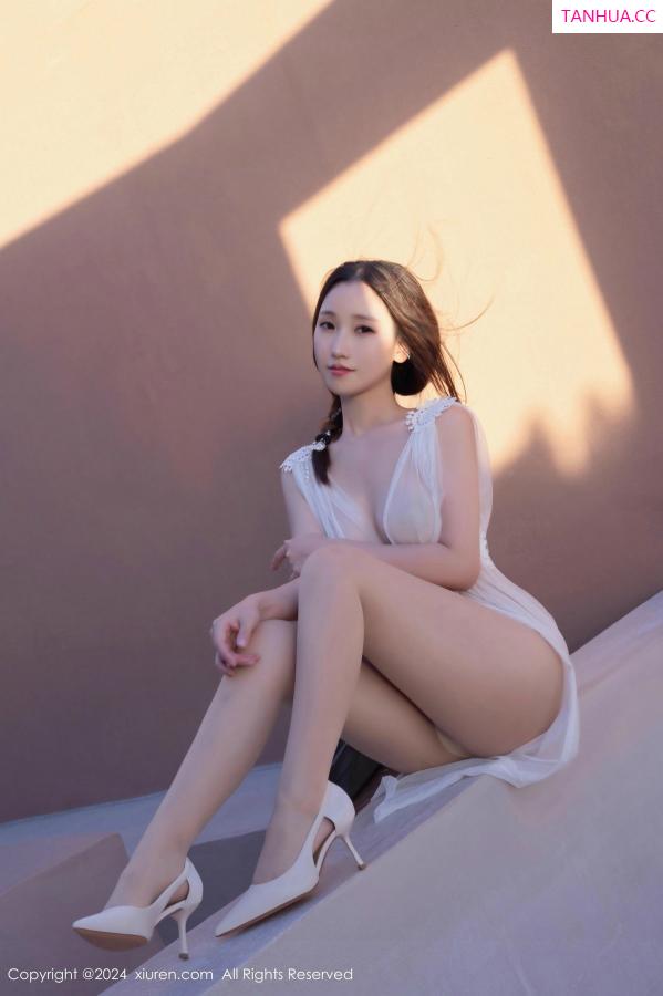   [XiuRen]高清写真图 2024.11.13 No.9442 杏子Yada 丝袜美腿第14张图片